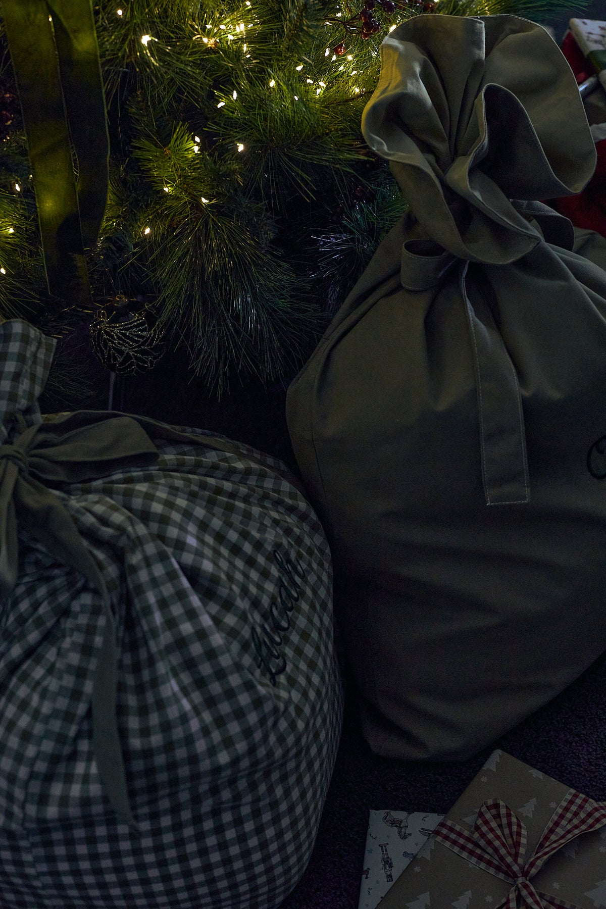 Heirloom Christmas Santa Sack - Mistletoe
