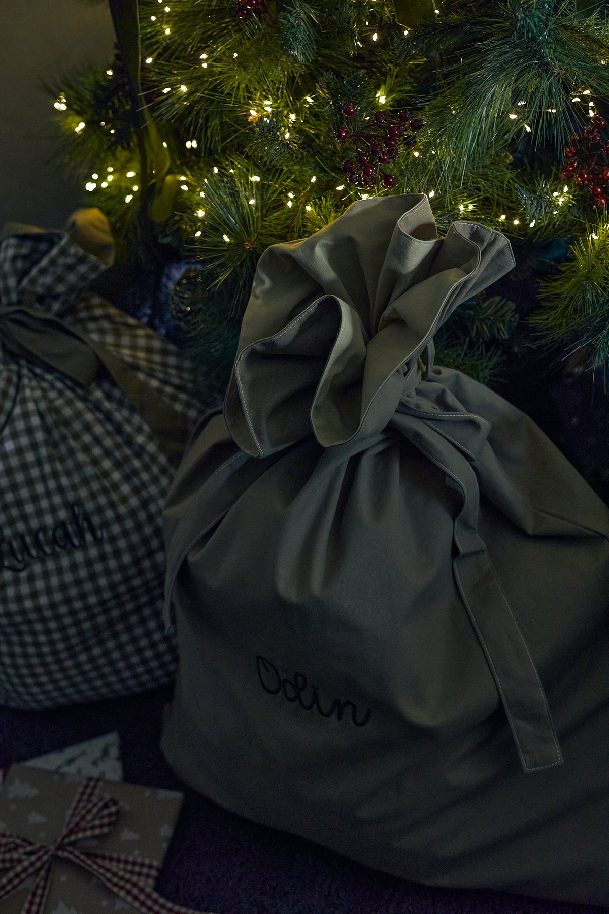 Heirloom Christmas Santa Sack - Mistletoe